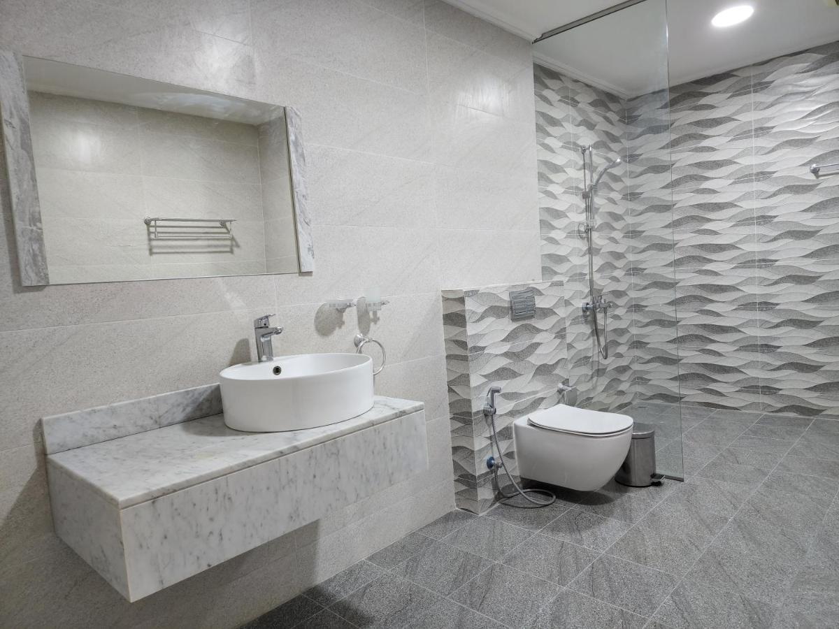 Imperial Suites Hotel Manama Exterior foto